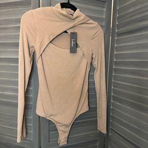 Long sleeve keyhole body suit